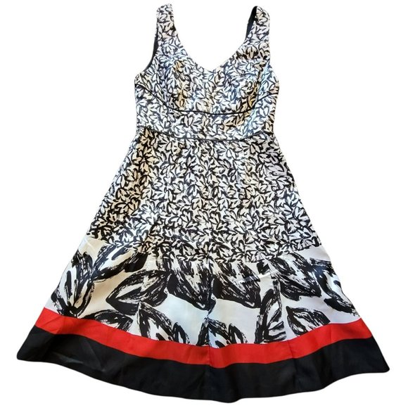 Sunhee Dress Black White Red Sleeveless Flattering Beautiful Fit Size 4P JJ974 - Picture 1 of 7